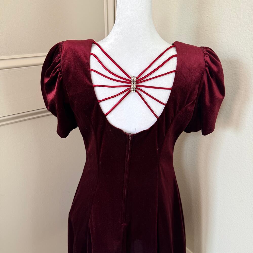 Vintage DBY Ltd Burgundy Velvet Open Back Party Dress Size 7
